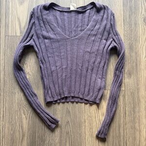 No Boundaries Purple Ribbed V-Neck Sweater Top